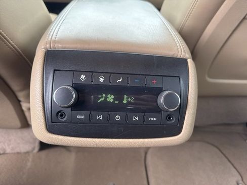 Used 2012 GMC Acadia Denali image 17