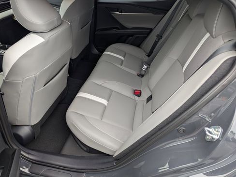 Used 2025 Toyota Camry SE image 17