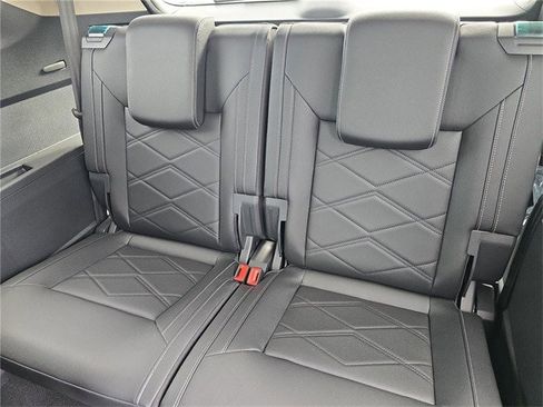 New 2026 Volkswagen Atlas SE image 10