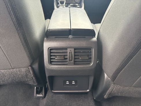 Used 2025 Nissan Rogue SV image 24