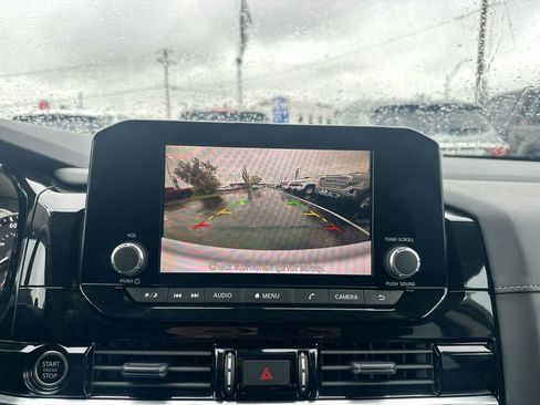 Used 2024 Nissan Pathfinder SV image 44