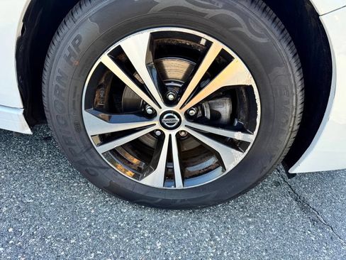 Used 2023 Nissan Sentra SV w/ All-Weather Package FWD image 34