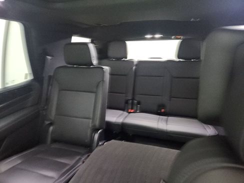 Used 2023 GMC Yukon Denali AWD/4WD image 12