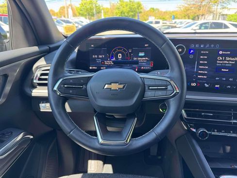 Used 2026 Chevrolet Traverse LT AWD/4WD image 22