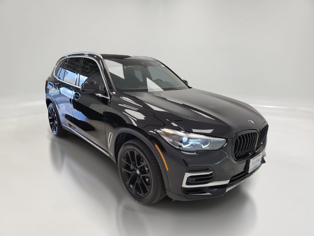 Used 2022 BMW X5 xDrive40i w/ Premium Package AWD/4WD image 3
