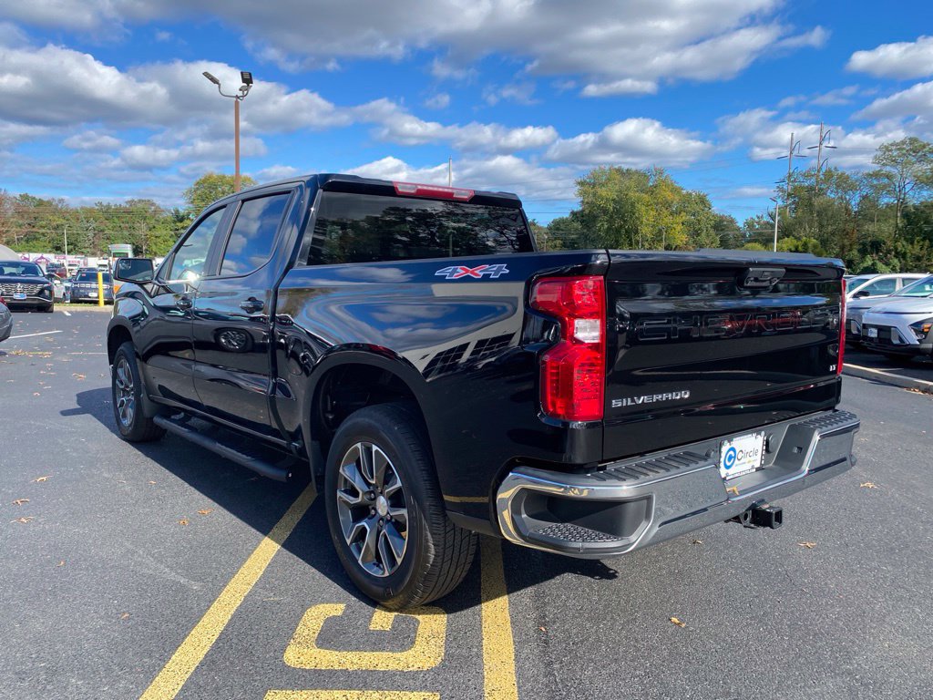 Certified 2024 Chevrolet Silverado 1500 LT AWD/4WD image 8