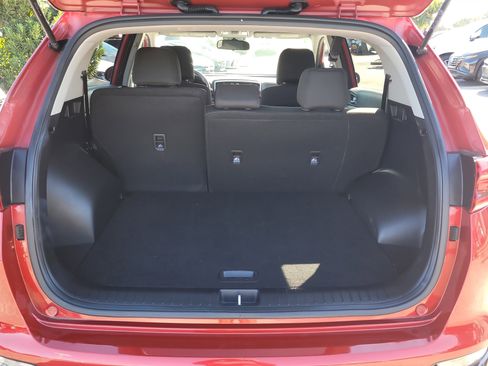 Used 2022 Kia Sportage LX image 11