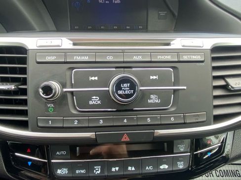 Used 2017 Honda Accord LX image 26