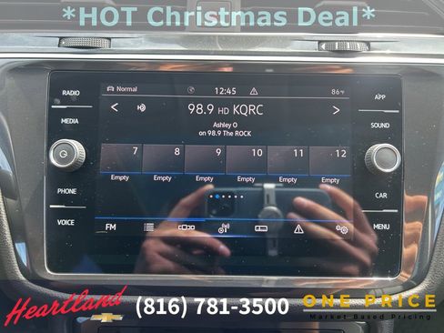 Used 2023 Volkswagen Tiguan SE image 31