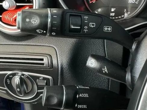 Used 2018 Mercedes-Benz GLC 300 4MATIC image 46