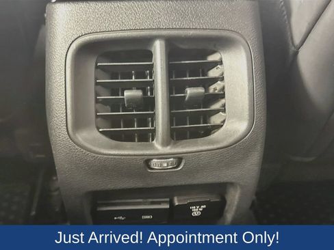 Used 2019 Jeep Cherokee Latitude Plus w/ Comfort/Convenience Group AWD/4WD image 29