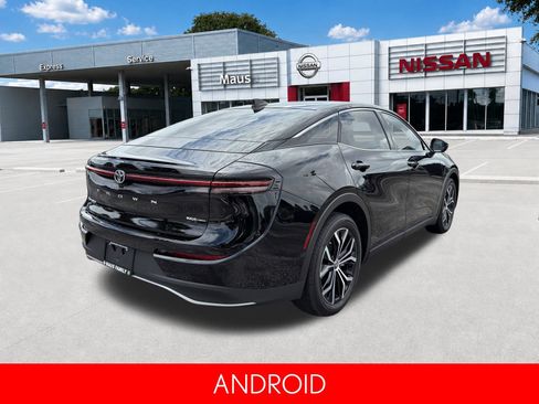 Used 2025 Toyota Crown AWD/4WD image 4