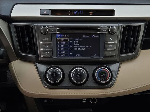 Used 2013 Toyota RAV4 LE image 12