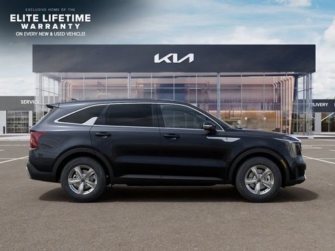 New 2026 Kia Sorento LX FWD image 8