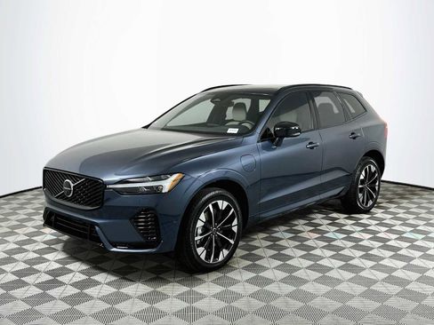 Used 2026 Volvo XC60 T8 Plus w/ Protection Package Premier AWD/4WD image 3