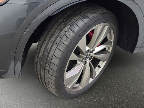 New 2025 Audi SQ5 Prestige image 33