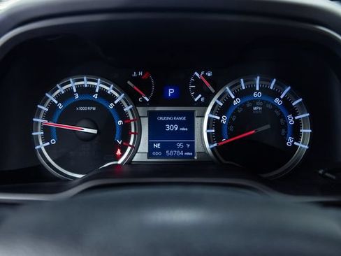 Used 2018 Toyota 4Runner SR5 AWD/4WD image 2