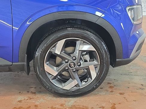 Used 2025 Hyundai Venue SEL image 8