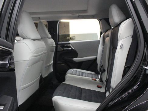 New 2026 Mitsubishi Outlander SE image 24