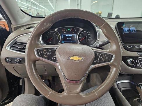 Used 2017 Chevrolet Malibu Hybrid w/ Leather Package FWD image 10