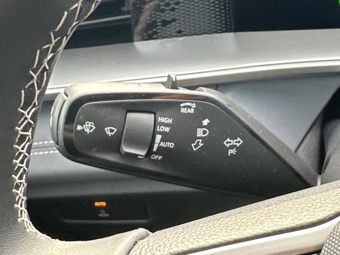 New 2026 Volkswagen Tiguan SE image 24