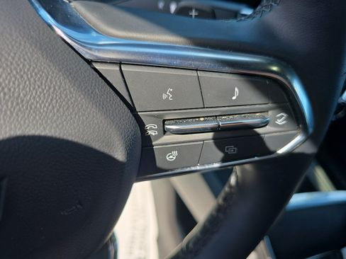 Used 2025 Chevrolet Equinox LT FWD image 24