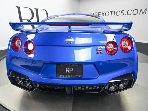 Used 2024 Nissan GT-R w/ Floor Mat Package AWD/4WD image 9