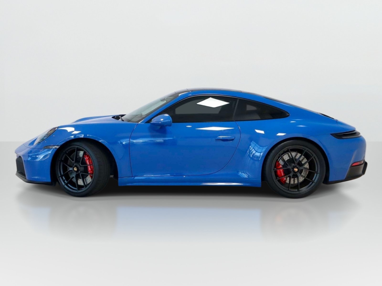 Used 2025 Porsche 911 GTS image 2