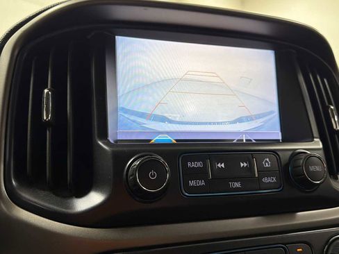 Used 2018 Chevrolet Colorado Z71 w/ Z71 Midnight Edition image 19