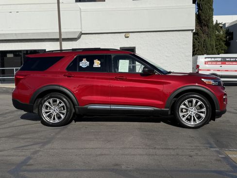 Certified 2023 Ford Explorer XLT w/ Equipment Group 202A RWD image 7