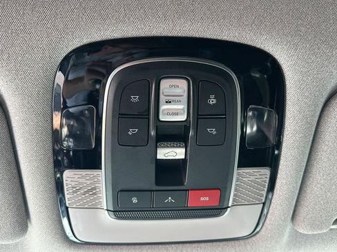Used 2022 Hyundai Palisade Limited FWD image 24