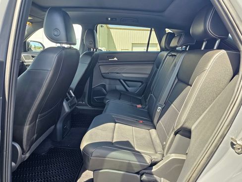 Certified 2023 Volkswagen Atlas Cross Sport SEL R-Line AWD/4WD image 12