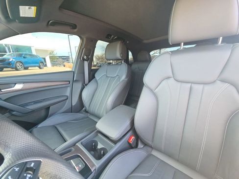 Used 2025 Audi Q5 e Premium Plus w/ Premium Plus Package image 11