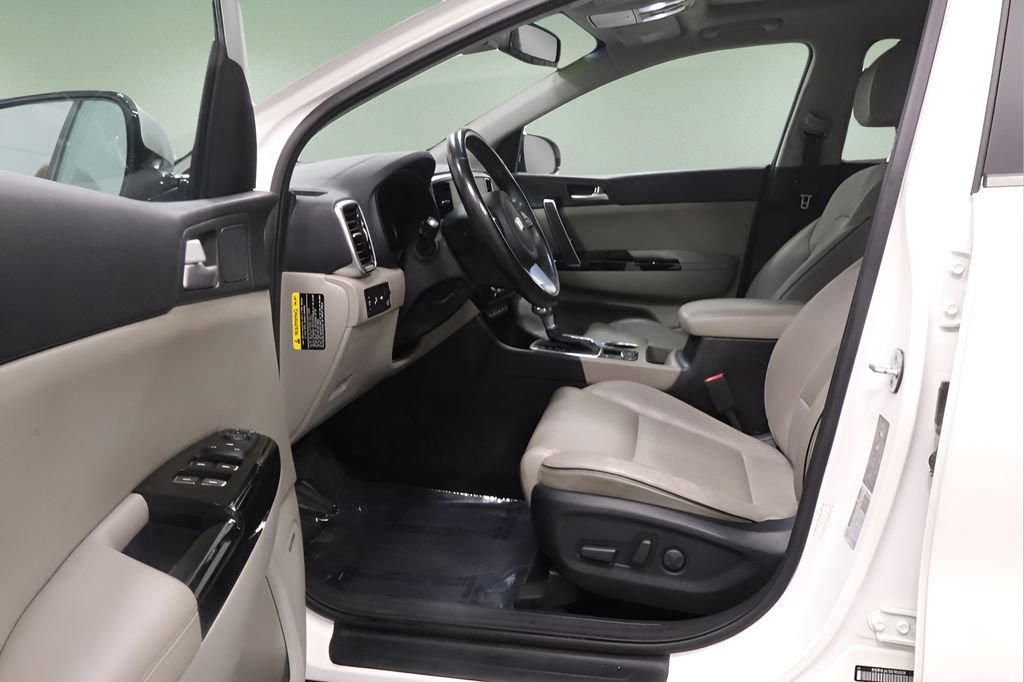 Used 2022 Kia Sportage EX w/ EX Technology Package AWD/4WD image 9