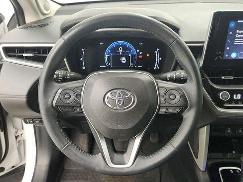 Used 2024 Toyota Corolla Cross XLE w/ Convenience Package FWD image 24