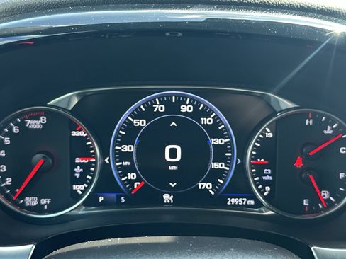 Used 2023 Chevrolet Traverse Premier FWD image 23