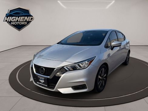 Used 2021 Nissan Versa SV image 2