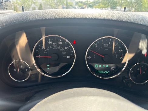 Used 2017 Jeep Wrangler Sport w/ Connectivity Group AWD/4WD image 15