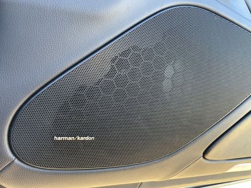 Used 2009 Mercedes-Benz SL 550 image 36