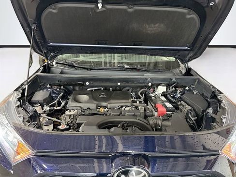 Used 2021 Toyota RAV4 XLE image 28