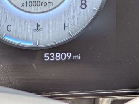 Used 2024 Hyundai Elantra SEL FWD image 30