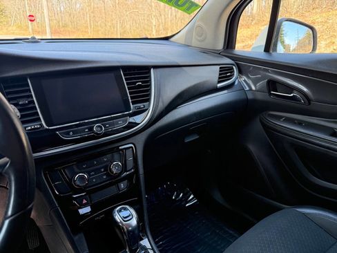 Used 2021 Buick Encore Preferred image 12