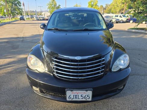 Used 2010 Chrysler PT Cruiser w/ Convenience Group FWD image 2