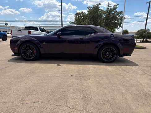 Used 2021 Dodge Challenger R/T Scat Pack RWD image 4