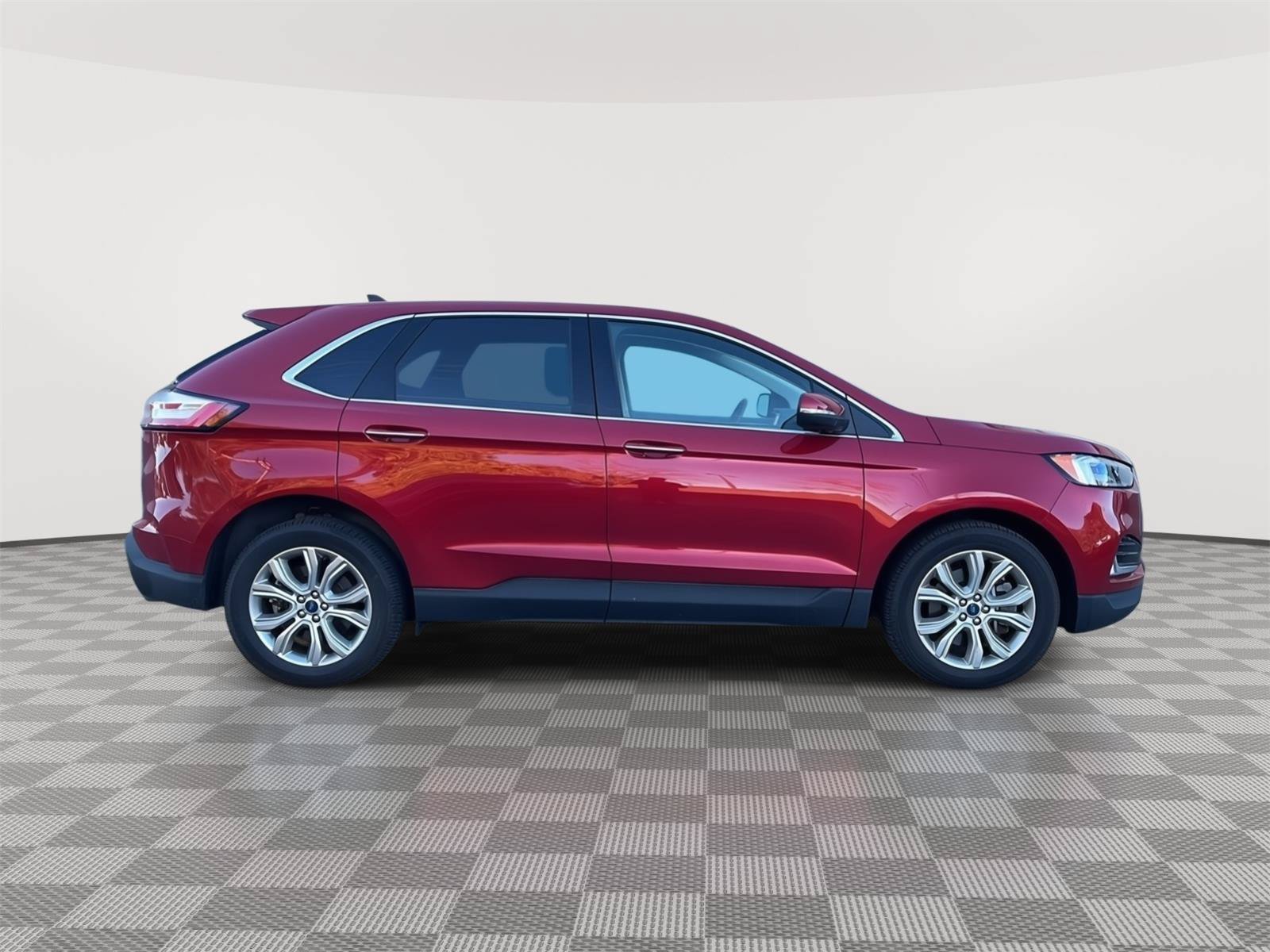 Used 2022 Ford Edge Titanium w/ Equipment Group 301A AWD/4WD image 31