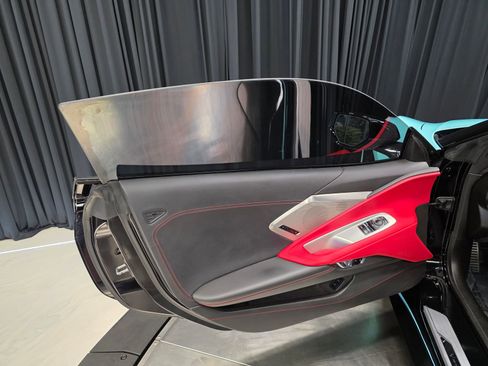 Used 2023 Chevrolet Corvette Stingray Preferred Cpe w/ Z51 Performance Package RWD image 17