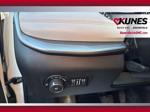 Used 2025 Jeep Compass Limited image 34