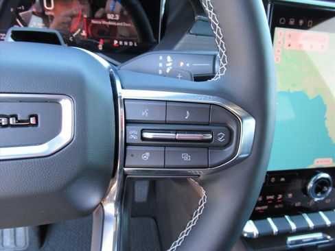 Used 2024 GMC Acadia Denali w/ Super Cruise Package image 18