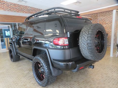 Used 2014 Toyota FJ Cruiser 4WD w/ Upgrade Package image 7