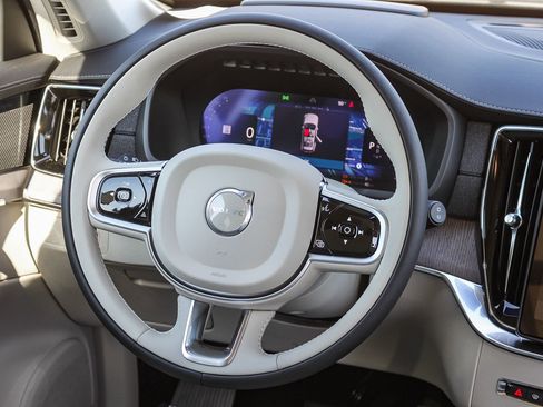 New 2026 Volvo XC90 T8 Ultra w/ Protection Package AWD/4WD image 18
